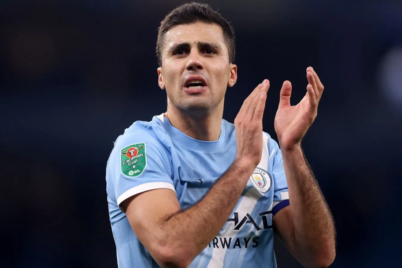 Romano: "Manchester Siti" va Rodri yangi shartnoma bo'yicha kelishuvdan yiroq