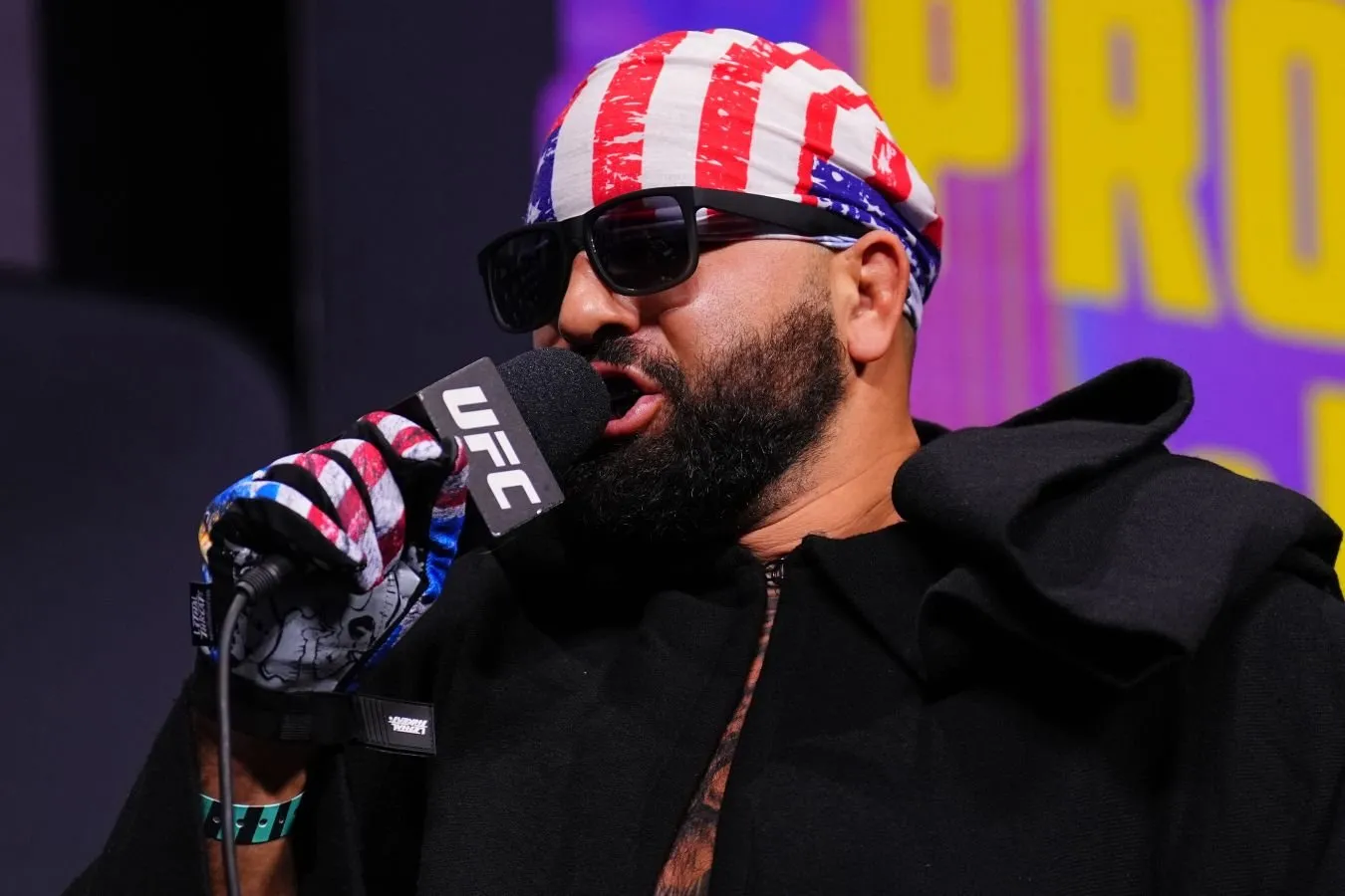"Kiril gan maysazorni o'rib oladi." Hokit Parijdagi jangga UFC vaqtinchalik chempionini chaqirdi