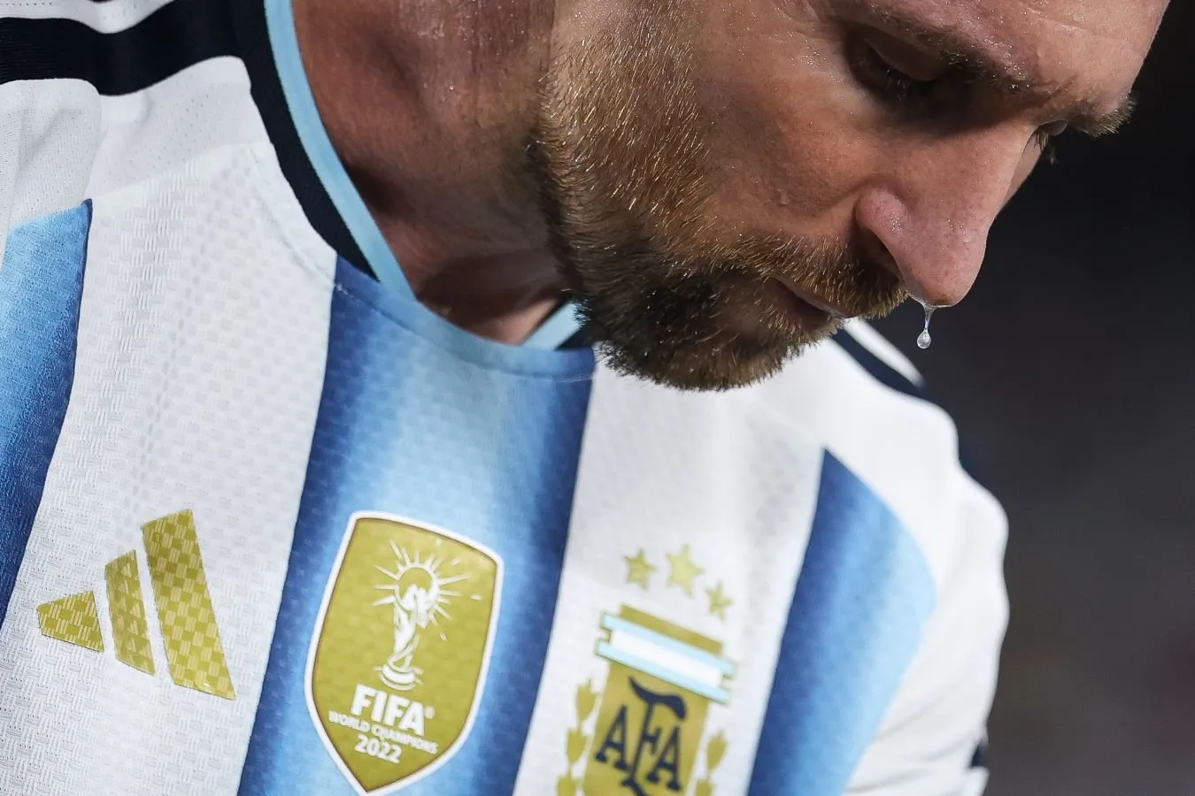 Gennadiy Orlov 2026 yilgi jahon chempionatida Avstriya bilan o'yinda gol urmagan Messi penaltisini buzdi