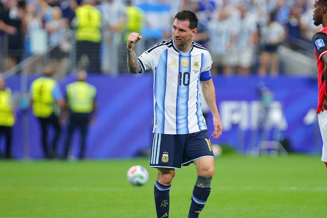 "Tarixdagi eng buyuk-penaltilar seriyasida." Pirs Morgan-Messi haqida