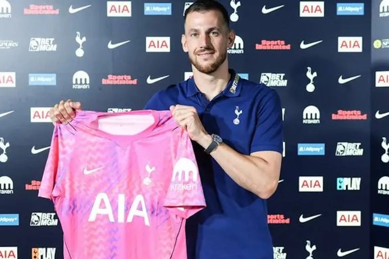 "Tottenxem "" Manchester Yunayted " ning sobiq darvozaboni Dubravka imzolanganini e'lon qildi