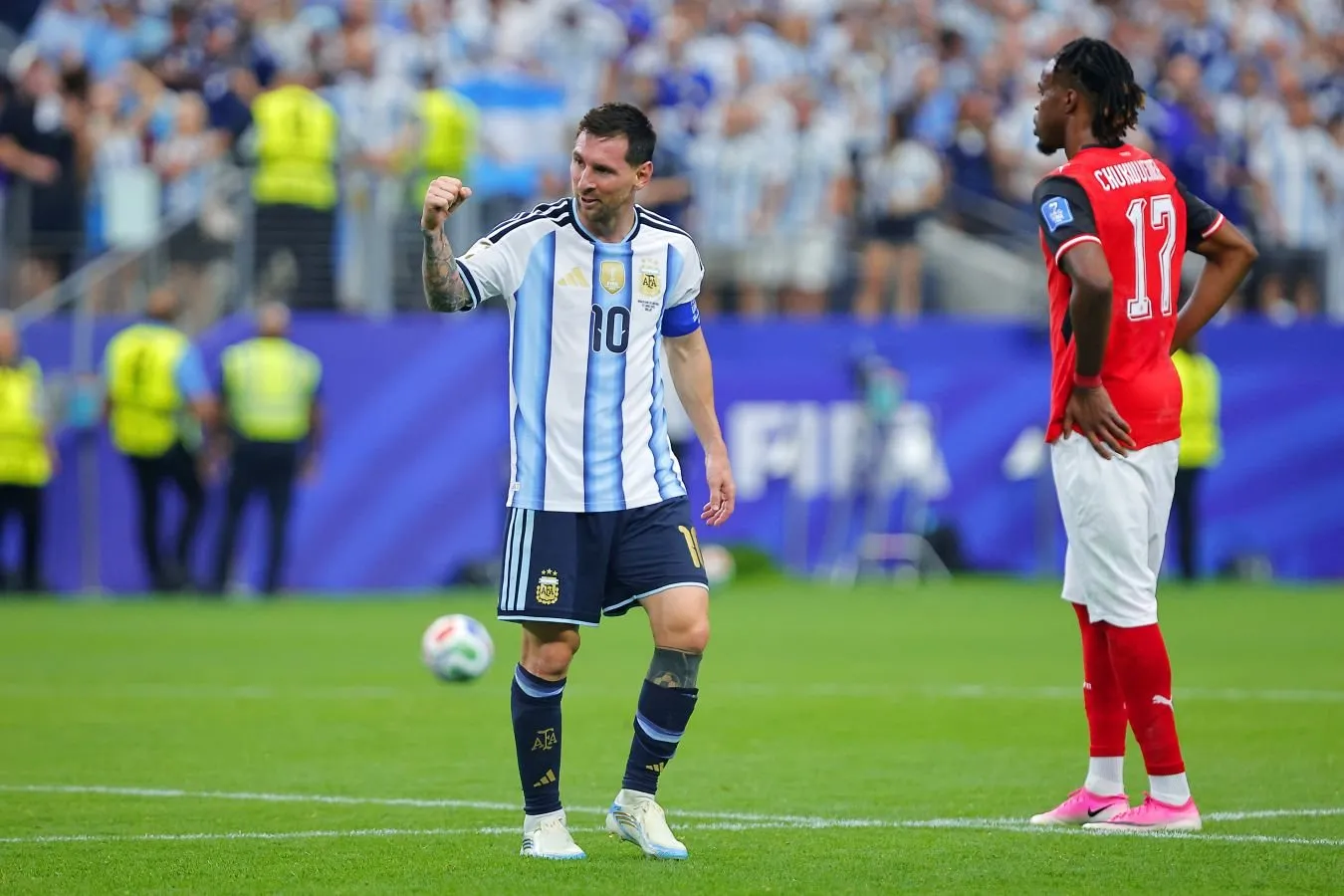 "Men qattiq quchoqlayman, birodar!"Ronaldinyo Messini tug'ilgan kuni bilan tabrikladi
