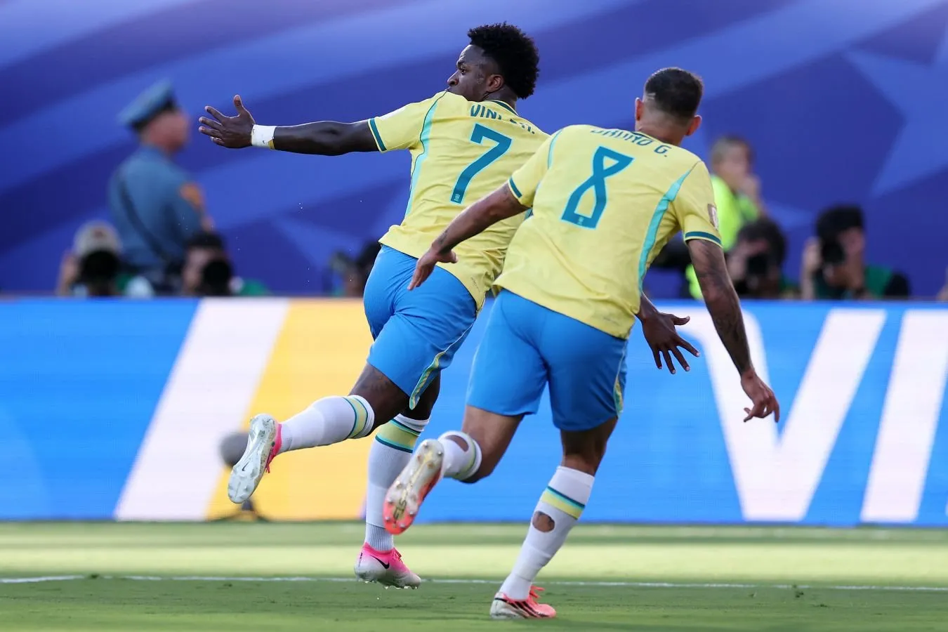 Vinisius Shotlandiya-Braziliya o'yinida eng yaxshi o'yinchi deb topildi, bu uning jahon chempionatidagi uchinchi mukofoti