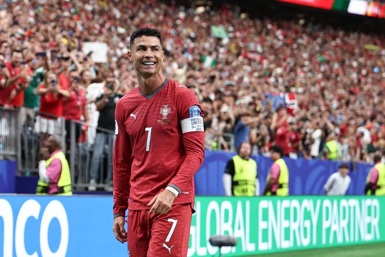 Spikelets: ko'pchilik Portugaliya terma jamoasidan Ronalduni quvib chiqardi va u o'z sinfini ko'rsatdi