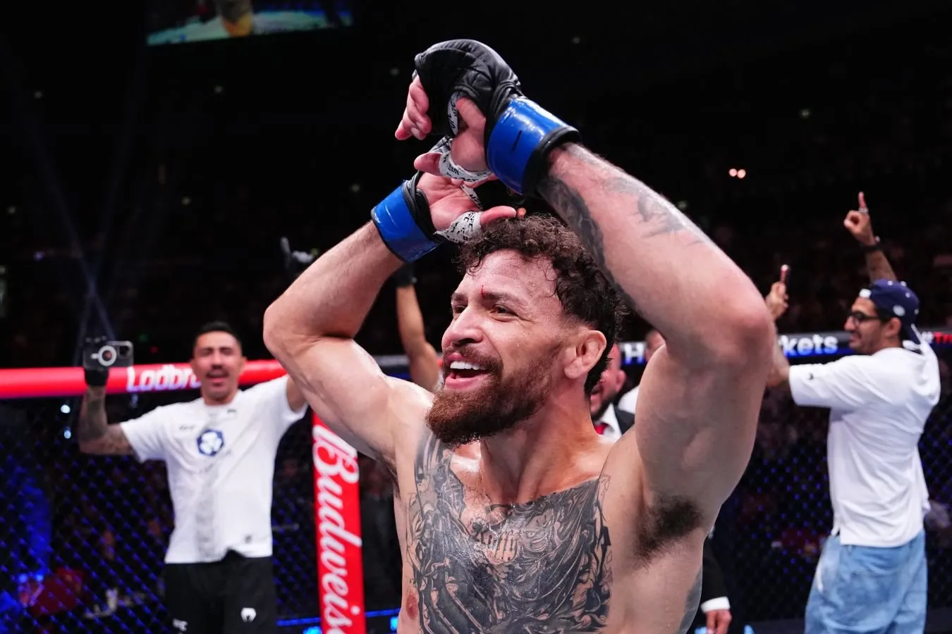 Volkanovskiy hozirda UFCdagi eng yaxshi zarba beruvchi deb topildi. Bu Pyotr Yan emas