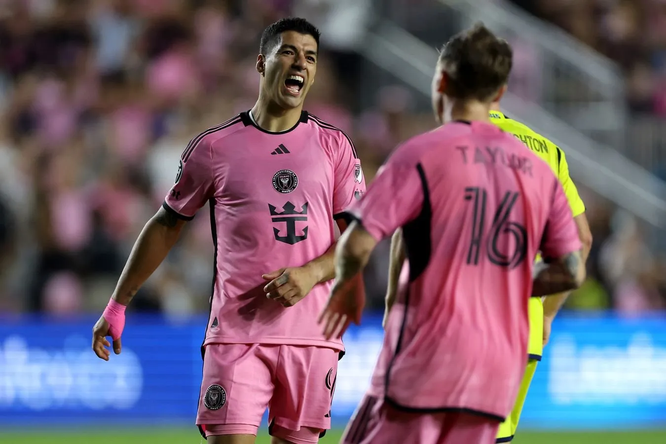 "Men ham"Arsenal" ga o'tish uchun kurashdim. Suares - Alvaresning mumkin bo'lgan transferi haqida