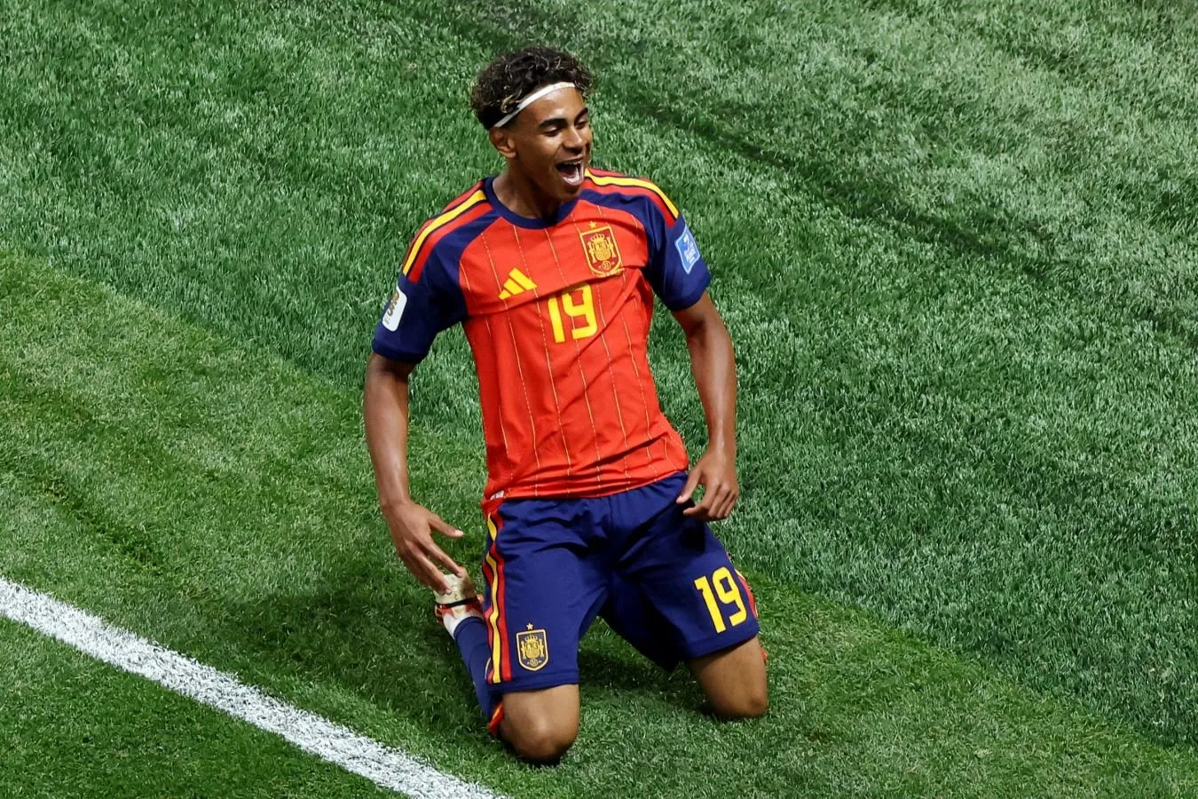 "U futbol dahosi bo'lishi kerak." Ispaniya murabbiyi Luis de La Fuente-o yamala