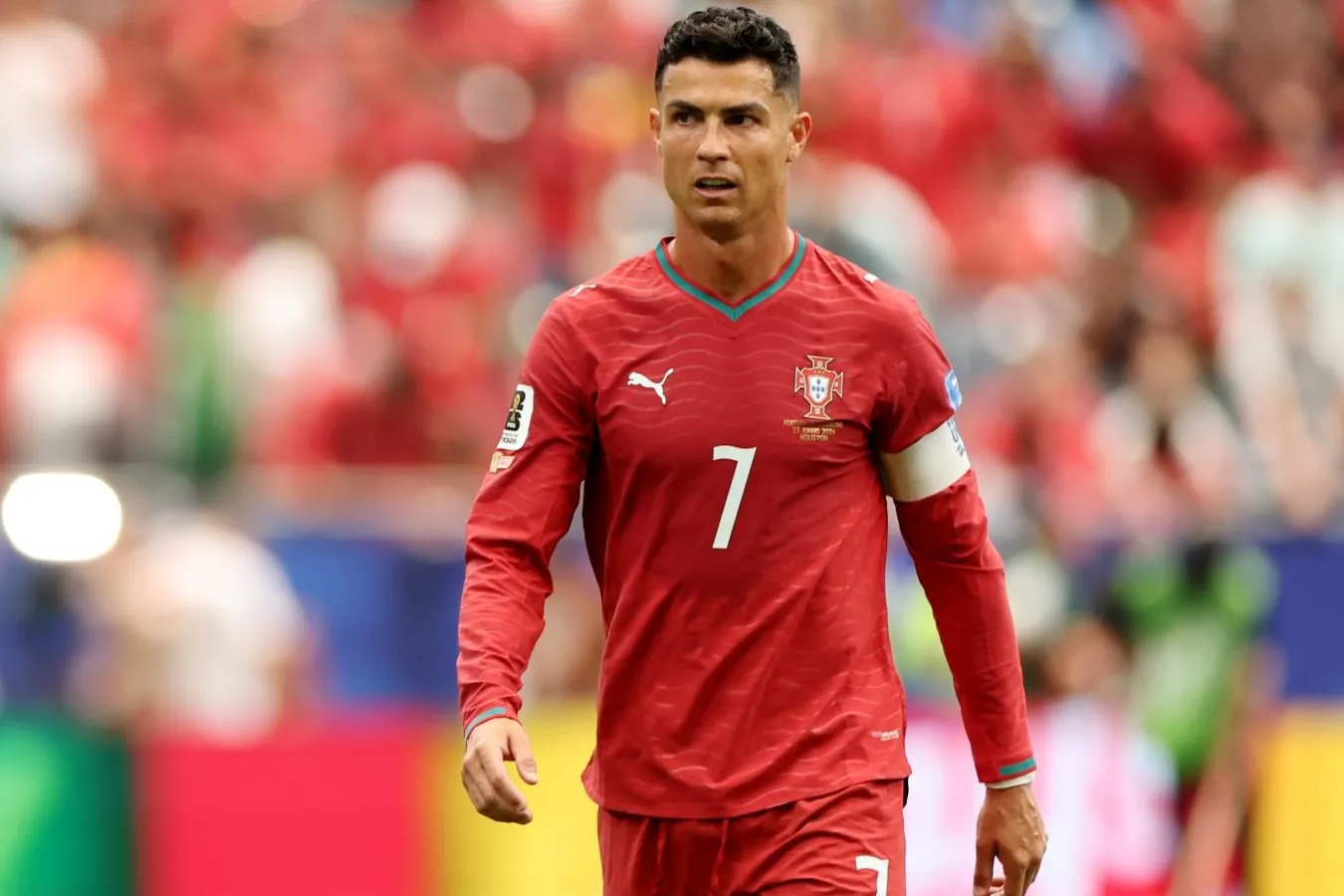 Kolumbiya terma jamoasi muxlislari " Ronaldu qayerda?"jahon chempionatida Portugaliya bilan o'yindan so'ng