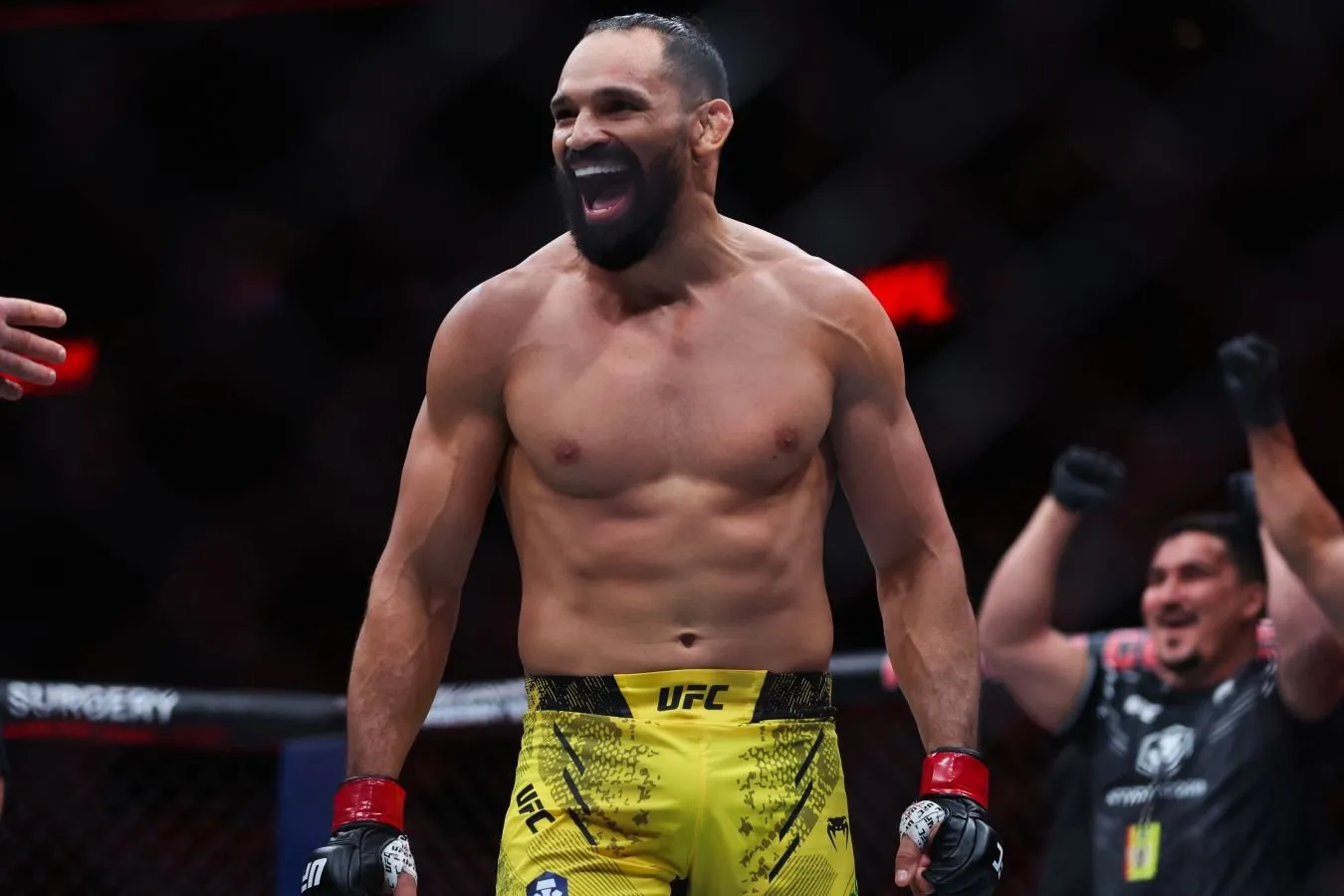 Braziliyalik UFC jangchisi Shara Bullet bilan jangda Herb dinning ishidan g'azablandi