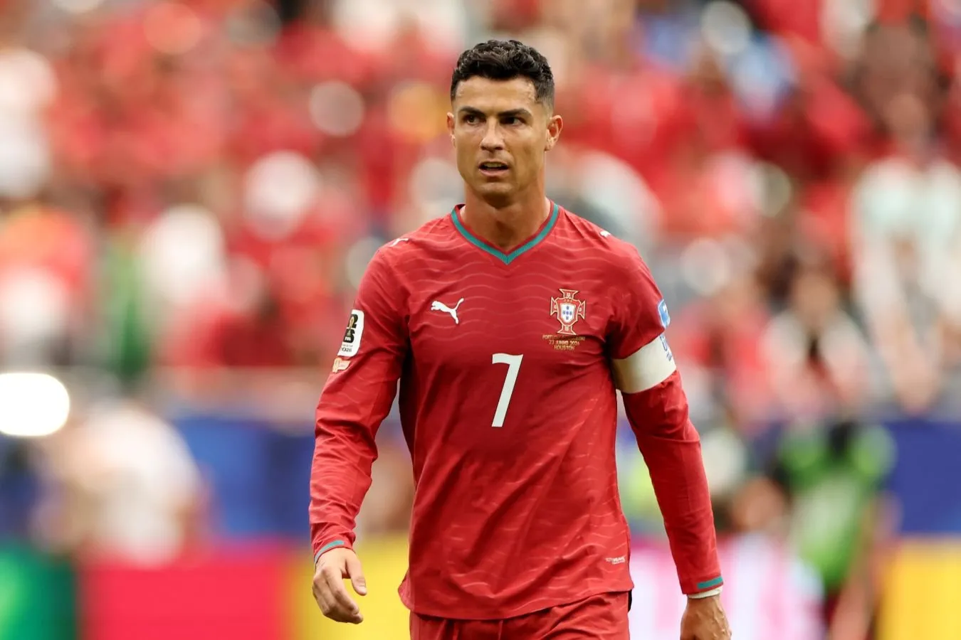 Portugaliya murabbiyi Ronaldu nima uchun almashtirishsiz o'ynayotganini tushuntirdi va Messi bilan taqqoslashdan voz kechdi