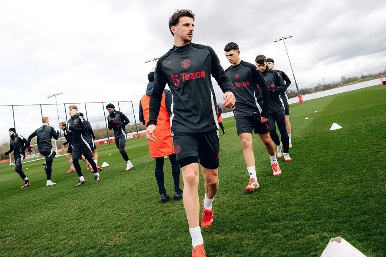 "MU ""Milan" ning qiziqishiga qaramay, tog'ni sotishni rejalashtirmayapti-Uiler