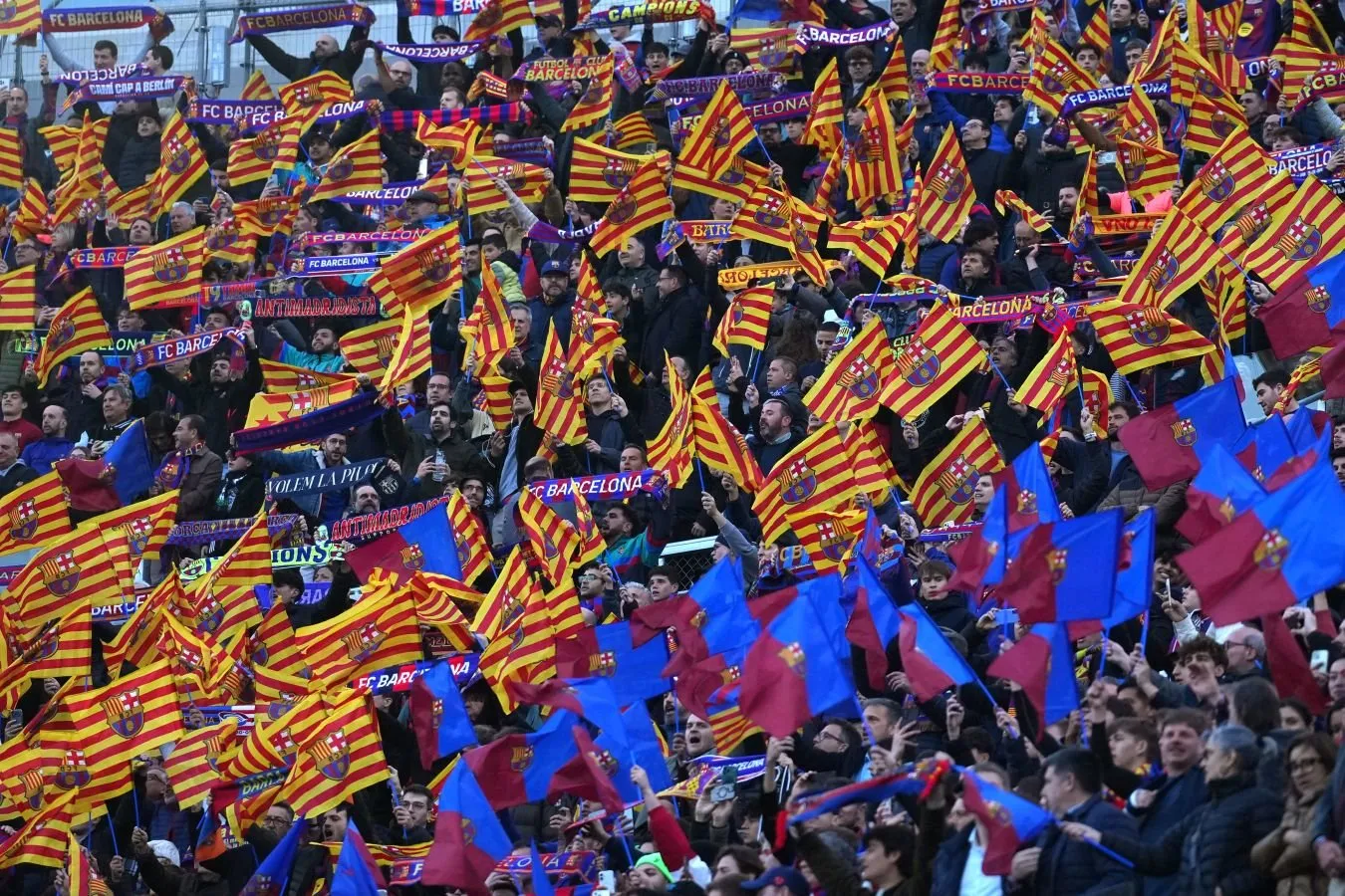 "Barselona" 2026/2027 yilgi mavsum uchun uy formasi to'plamini taqdim etdi