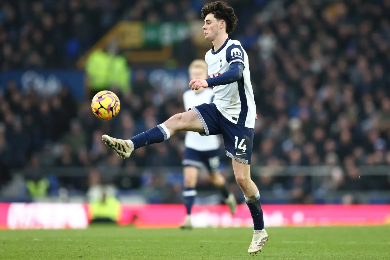 "Tottenxem "" Nyukasl " ning Archi Grey — Romano haqidagi birinchi taklifini rad etdi