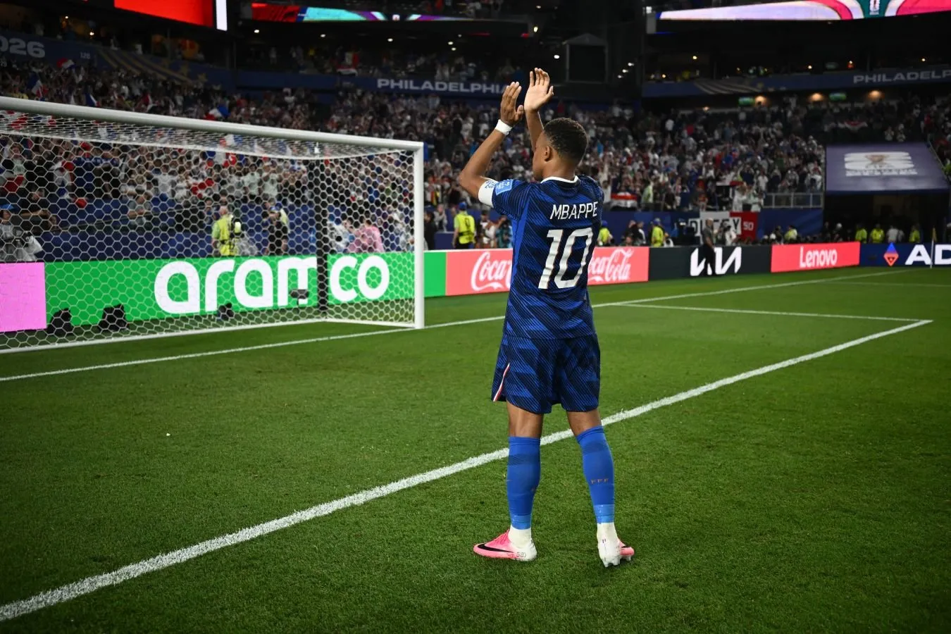 "Kilian, bizni kechir". Tarmoq Mbappe-dan uzr so'rab petitsiyani boshladi