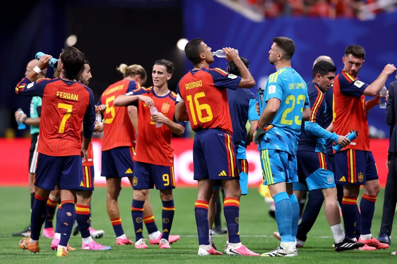 Ispaniya terma jamoasi turnirning 1/8 finaliga chiqqanidan so'ng, 2026 yilgi jahon chempionati pley-off tarmog'i. Rasmlar