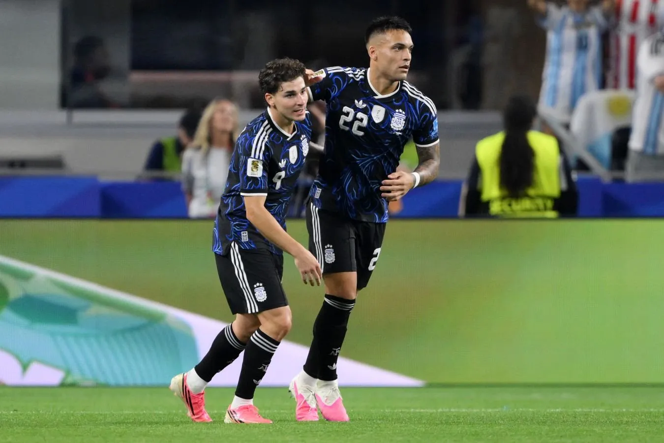 Batistuta Julian Alvares va Lautaro Martines o'rtasidagi tanlov haqida gapirdi