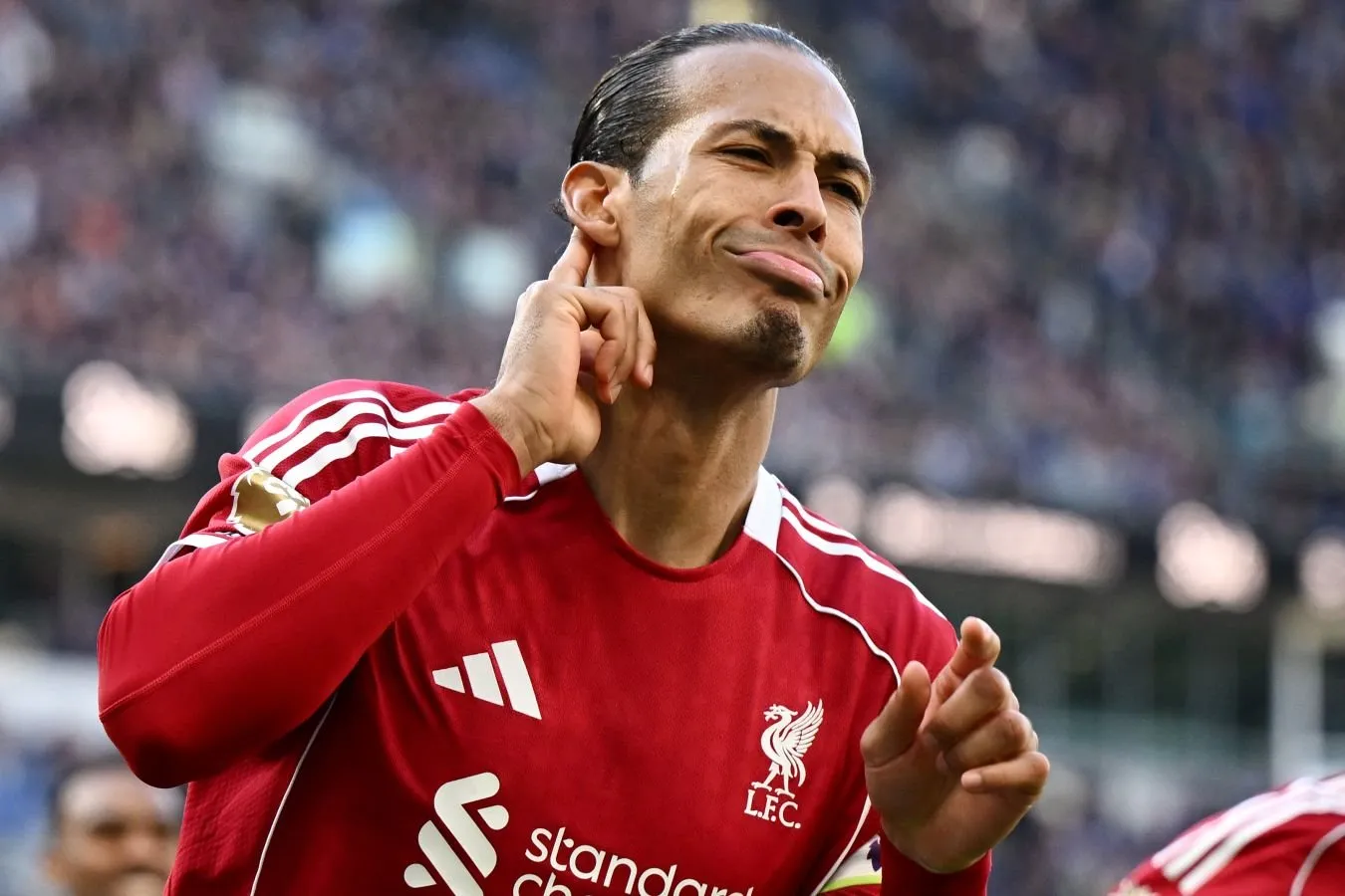 Van Deyk "Liverpul" da qoladi, Iraola yangi mavsumda kapitanga ishonadi Pirs