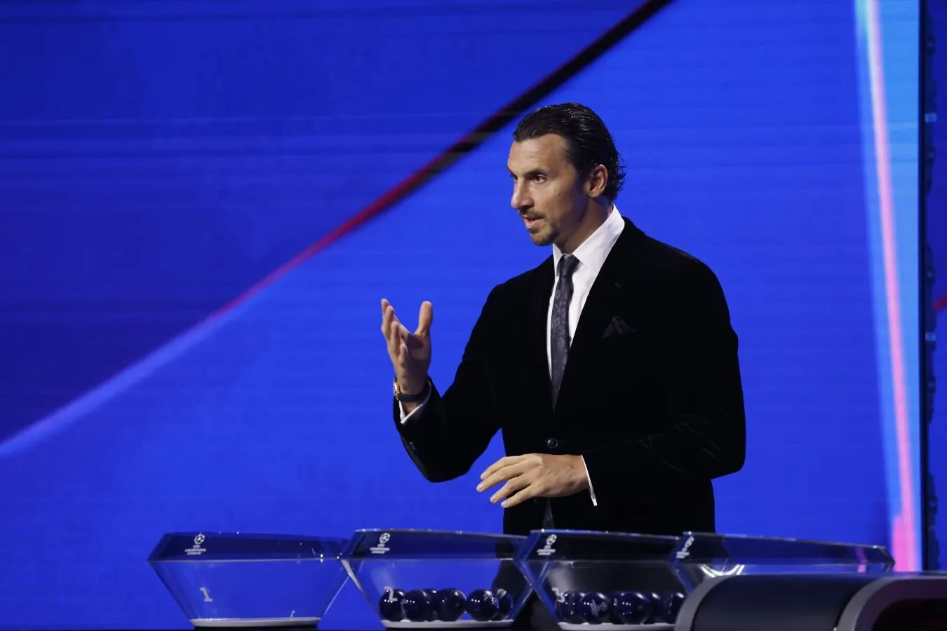 "Arslon och qolganda, u ovqatlanadi." Ibragimovich – 2026 yilgi jahon chempionatida Braziliya-Norvegiya o'yini haqida