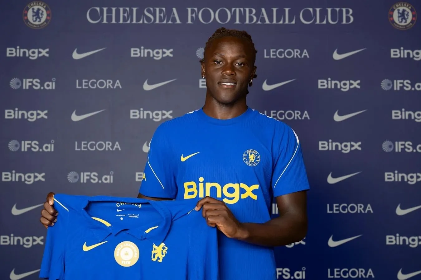 "Chelsi" 19 yoshli portugaliyalik Jeovani Kendani klubning yangi futbolchisi sifatida tanishtirdi