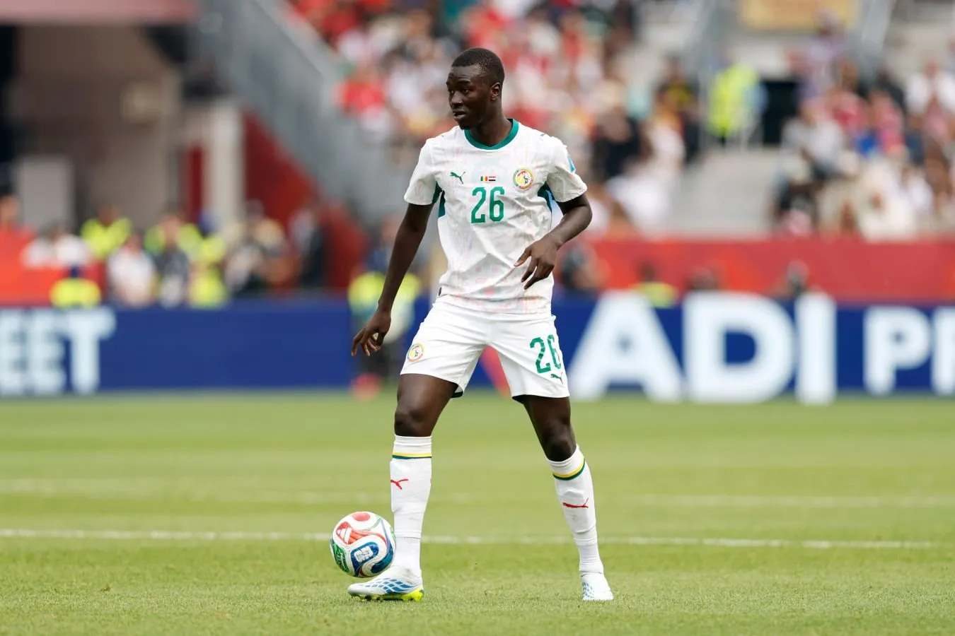 Senegalda 27 yoshida terma jamoadan ketgan geyga nisbatan qattiq sanksiyalar qo'llash niyatida