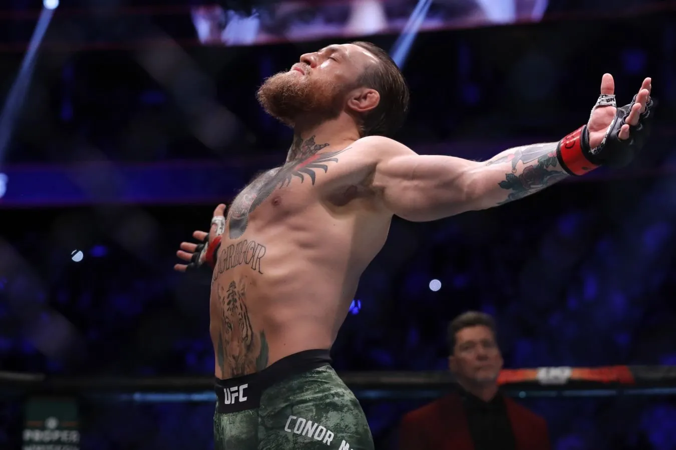 Azamat Bekoev Makgregor va Xolloueyning revansh jangini bashorat qildi
