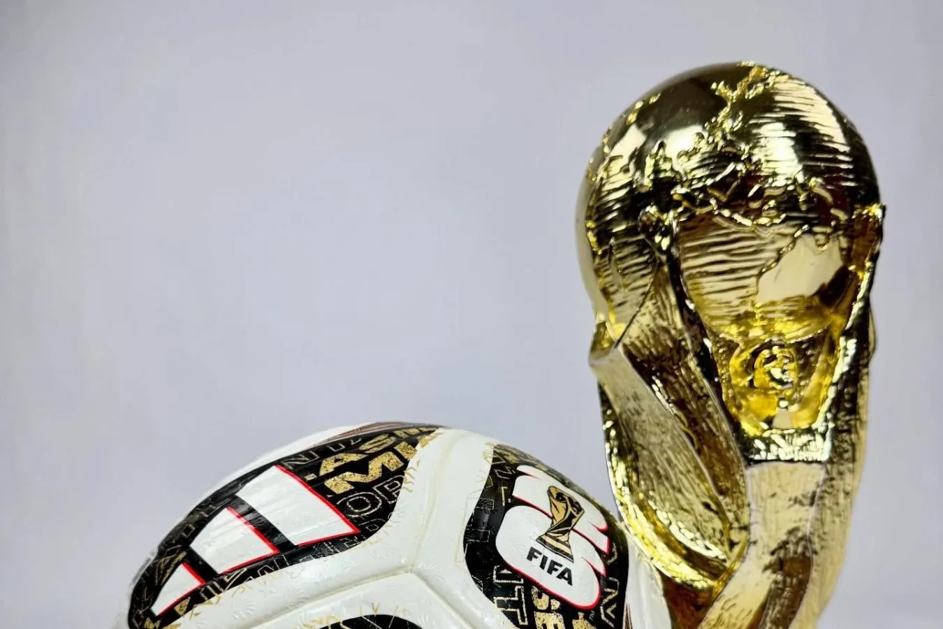FIFA 2026 yilgi jahon chempionati finalidan maysazor bo'laklarini sotadi. Athletic umumiy qiymatni nomladi