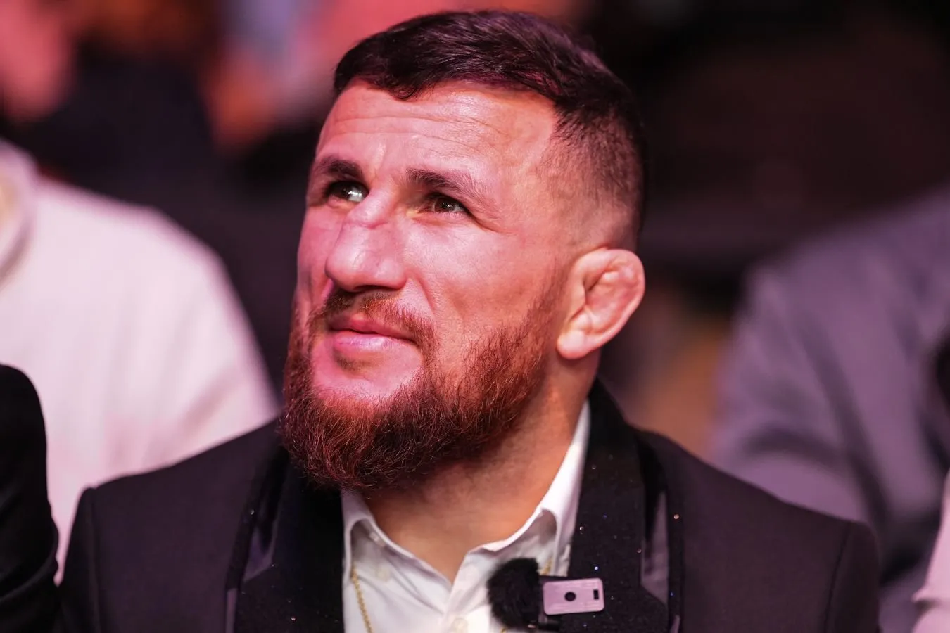 Merab Dvalishvili raf Jorjiya kurash musobaqasida Genri Sehudoni mag'lub etdi