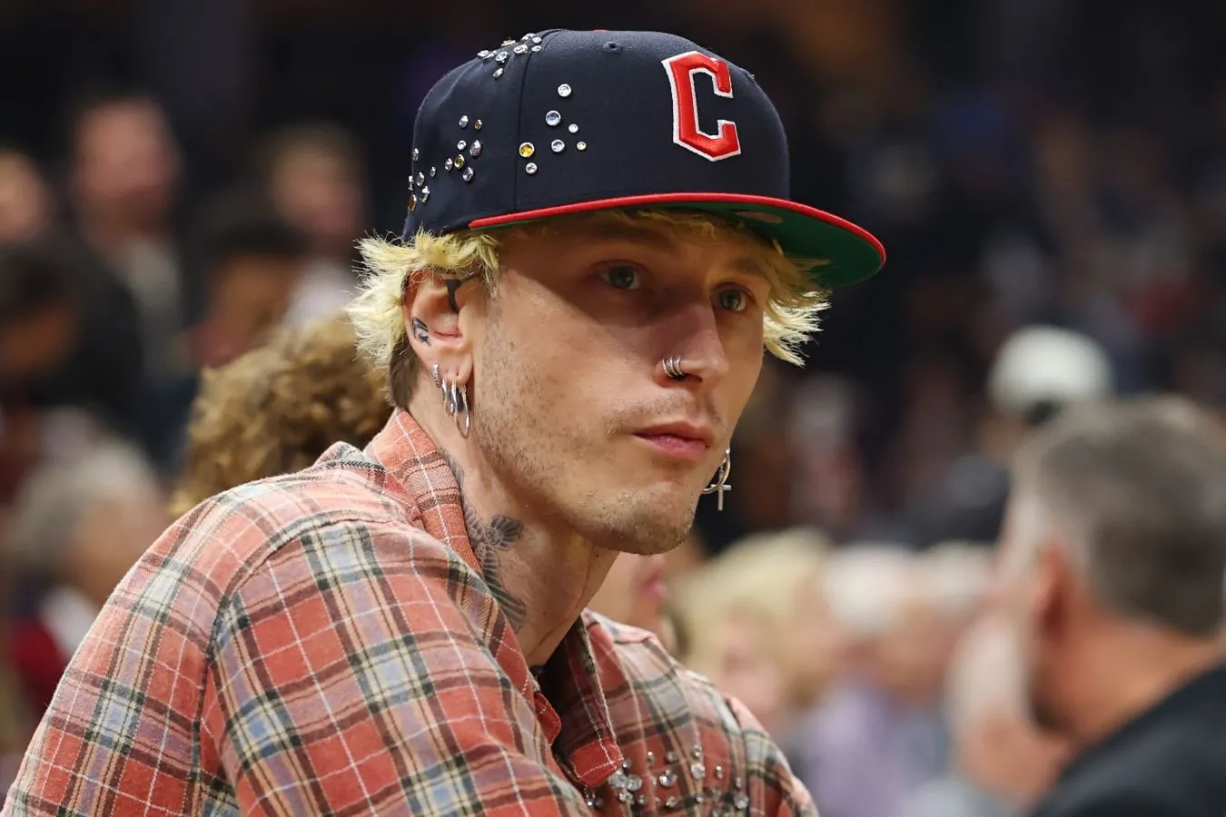 Repper Machine Gun Kelly Holloway bilan jangda Konor Makgregorning mag'lubiyati haqida gapirdi