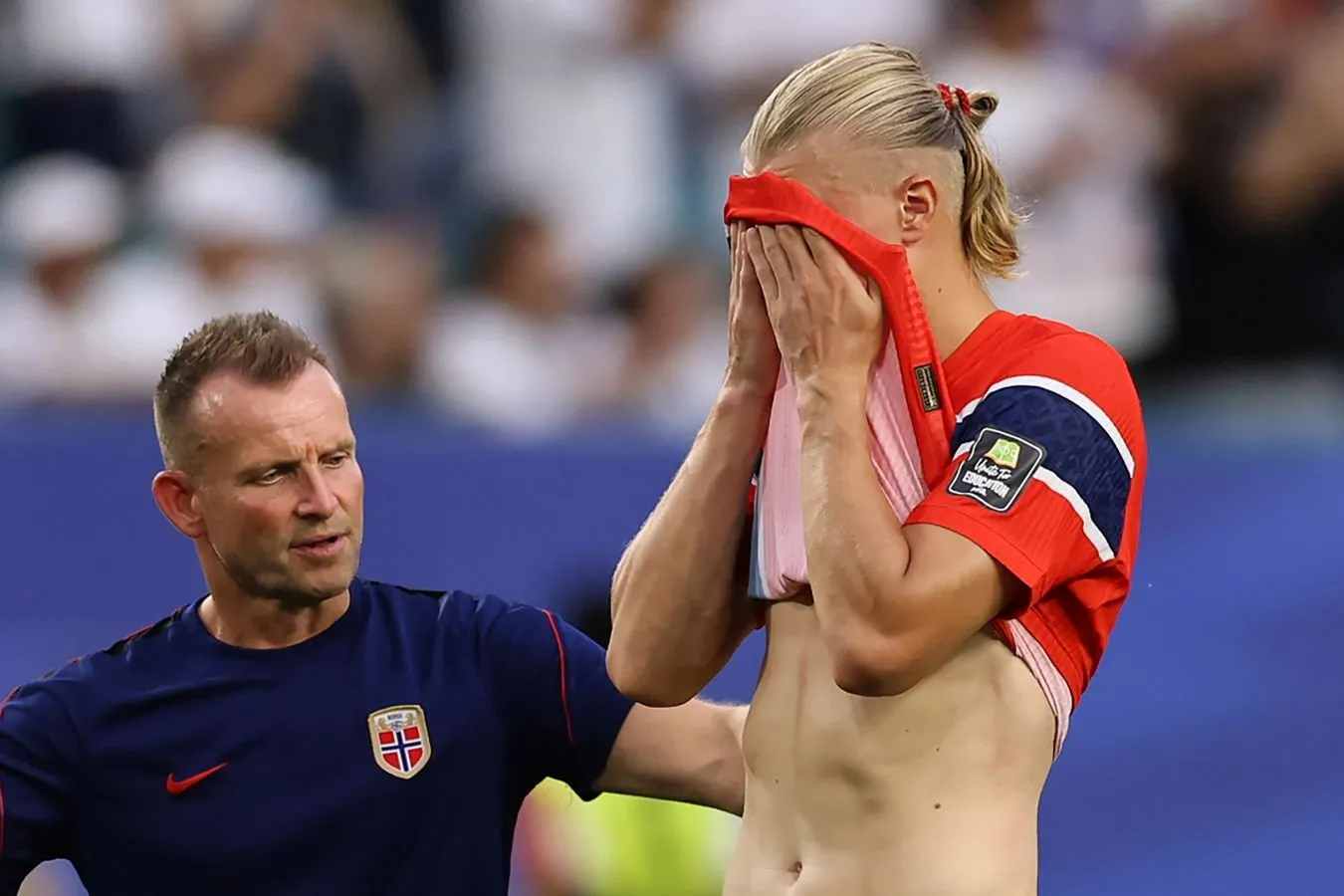 "Futbol-bu erkaklar o'yini". Kornauxov-Holandning qo'polligi tufayli Norvegiyaning golini munozarali ravishda bekor qilish haqida