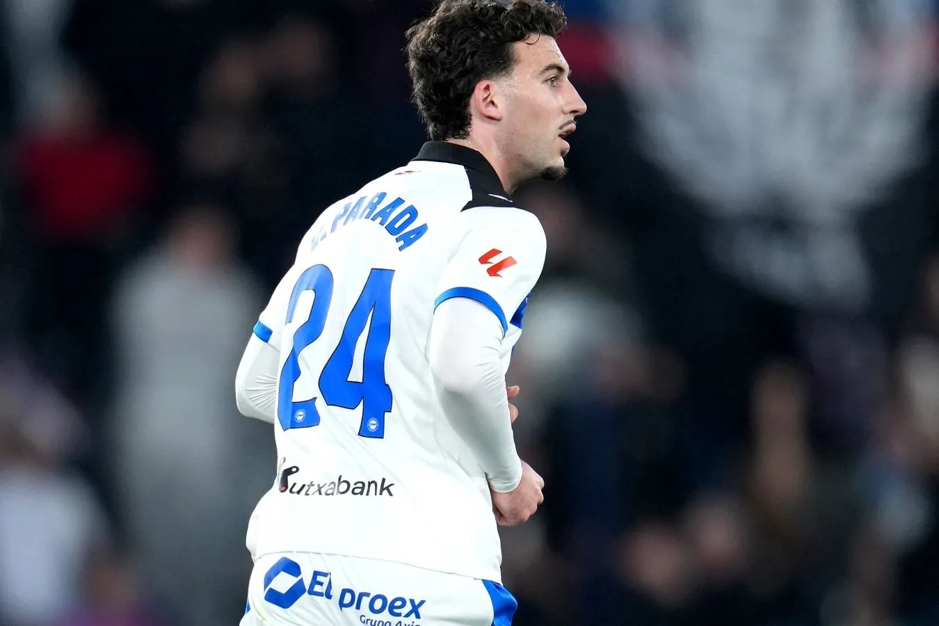 "Spartak ""Alaves" himoyachisi bo'yicha bitimni yopadi. O'yinchi allaqachon Moskvada bo'lishi kerak