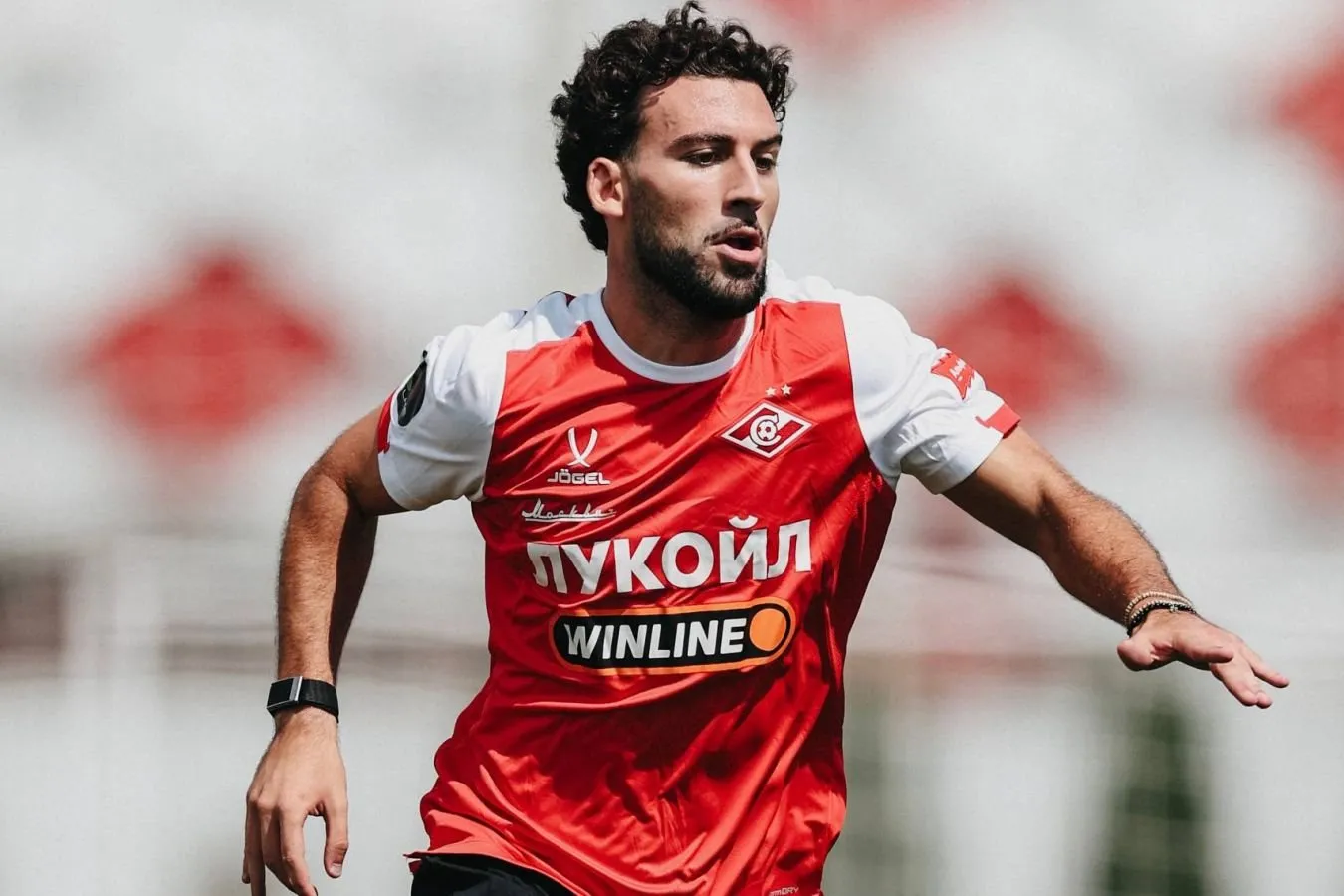 "Spartak" ning yangi futbolchisi Viktor parada jahon futbolidagi eng yaxshi himoya chizig'ini nomladi