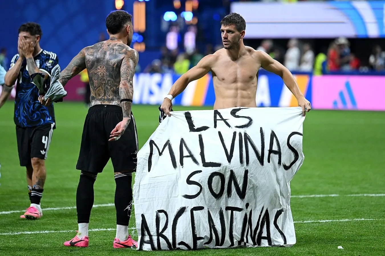 FIFA provokatsion siyosiy banner tufayli Argentina terma jamoasini jarimaga tortishi mumkin-BBC