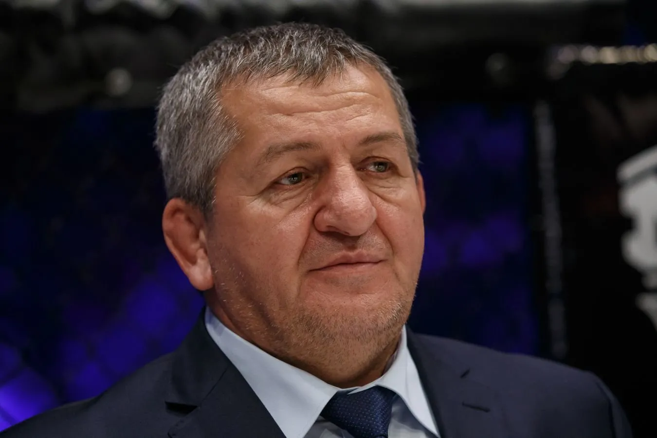 Xabib otasi Mahachevni zaldan haydab chiqarganini esladi