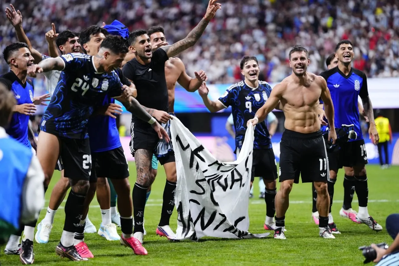 Britaniya 2026 yilgi jahon chempionatidagi banner tufayli argentinalik APL o'yinchilarini ish vizalaridan mahrum qilishga chaqirdi