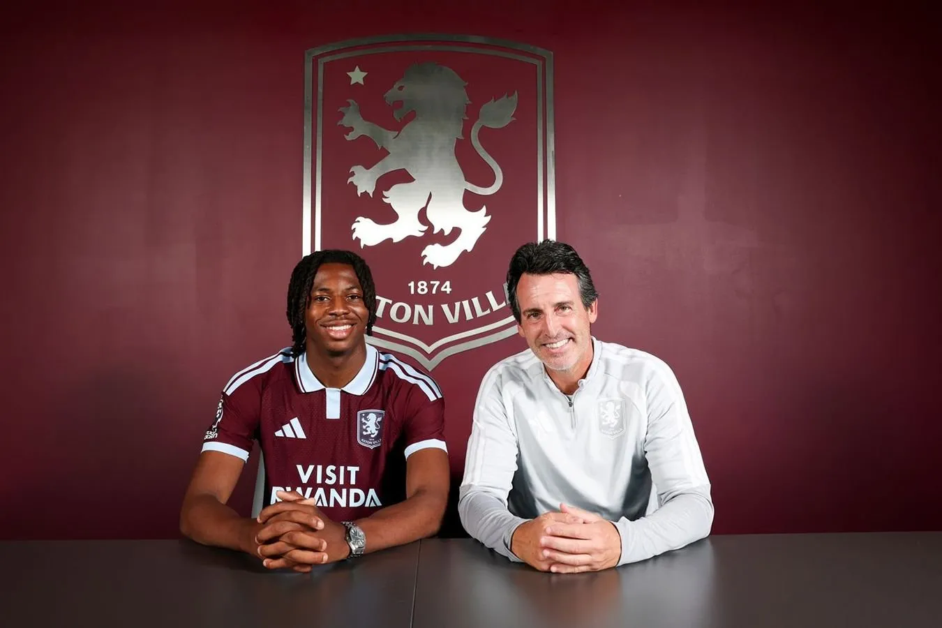 Aston Villa shveytsariyalik Manzambining o'tishini e'lon qildi