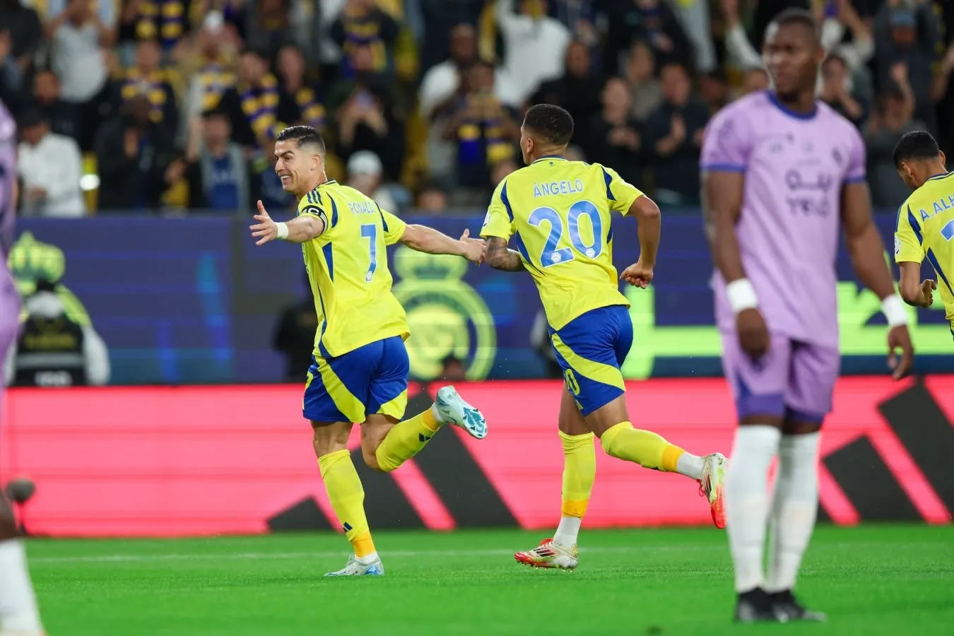 Al-Nasr Krishtianu Ronaldu Portugaliya terma jamoasi tayanchchisi Romanoni o'tkazish to'g'risida kelishib oldi