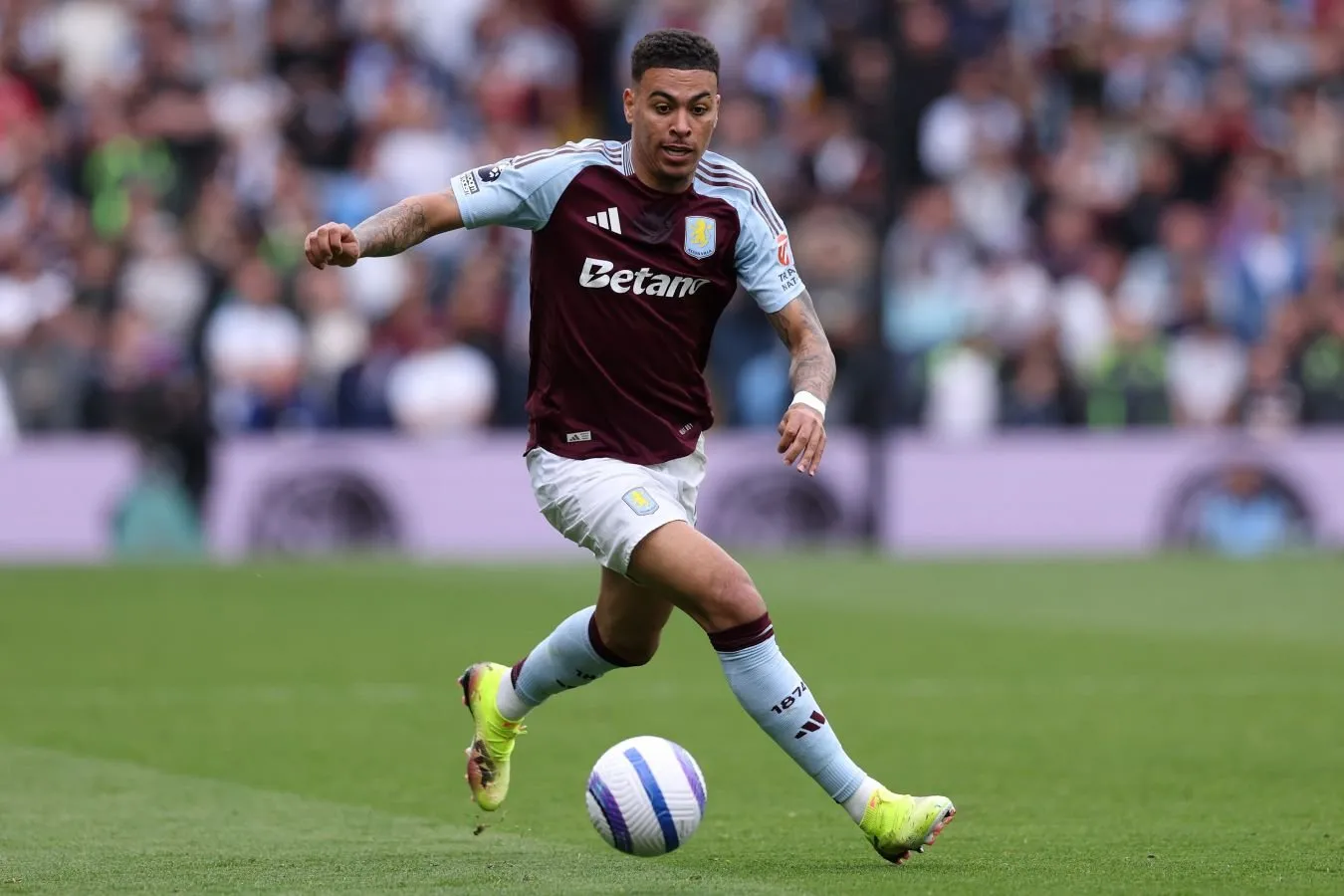 "Chelsea" "Aston Villa" bilan Rogers — Ornshteyn transferini kelishib oldi