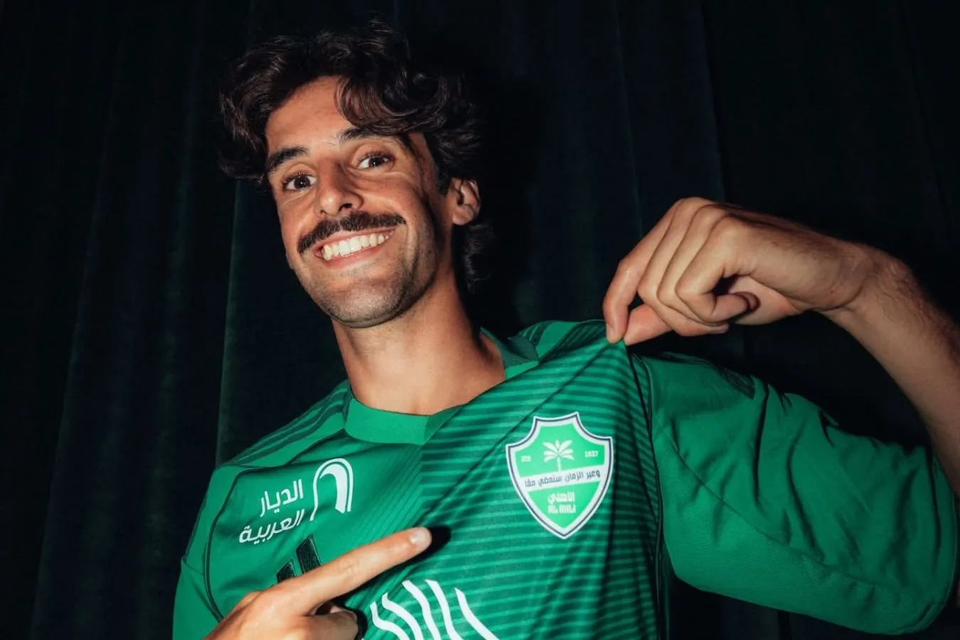 "Barselona" ning sobiq o'yinchisi Fransisk Trinkau "Al-ahli"da Spertsianning jamoadoshi bo'ldi.