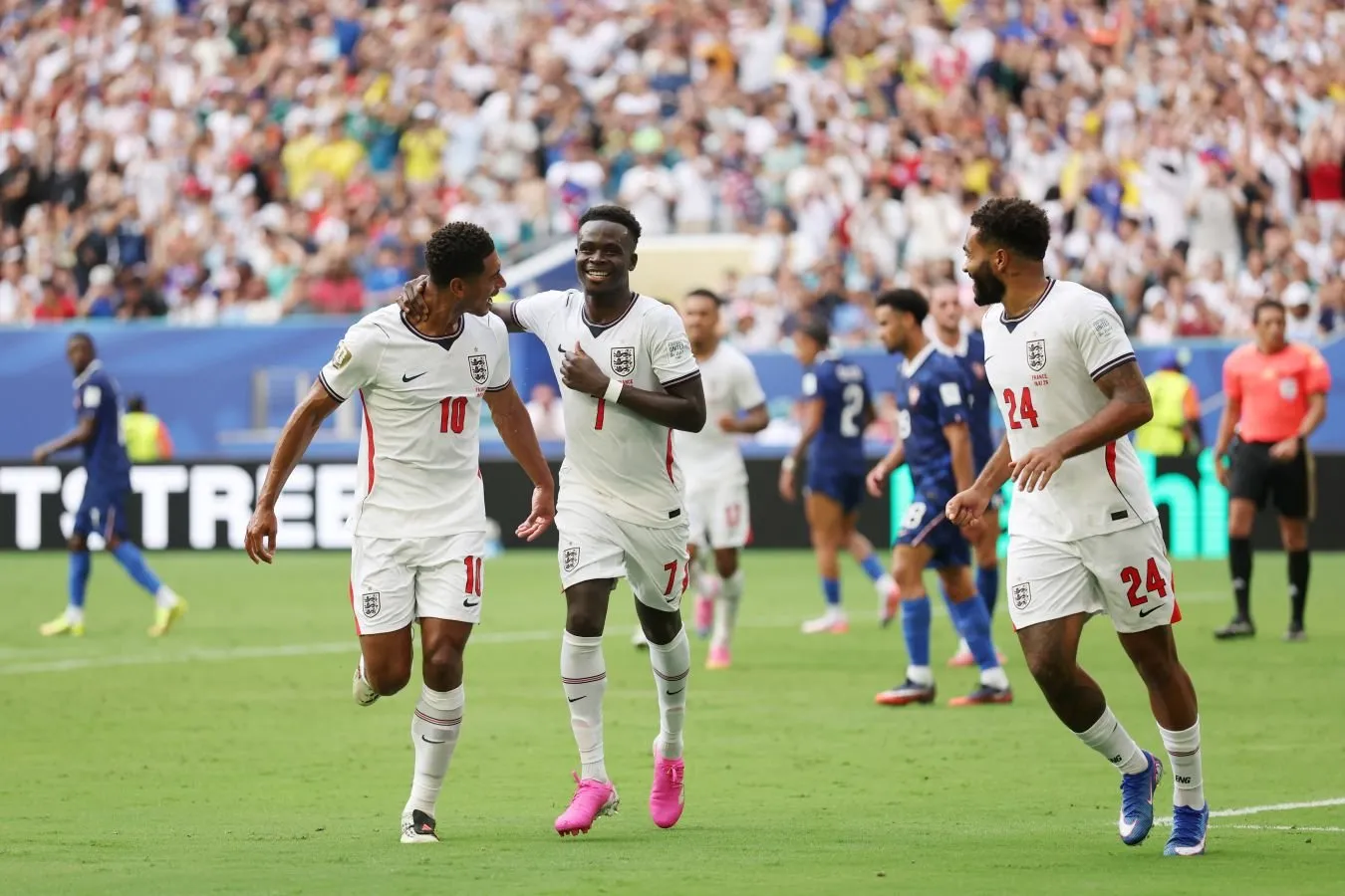 Frantsiya va Angliyaning aqldan ozgan o'yinida 10 ta gol bilan Tsarukyan raf ligasida yutqazdi. Ertalab asosiy narsa