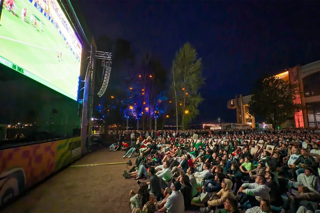 10 mingdan ortiq kishi 2026 yilgi jahon chempionatiga bag'ishlangan Sankt-Peterburgdagi "Liga Live" festivaliga tashrif buyurdi