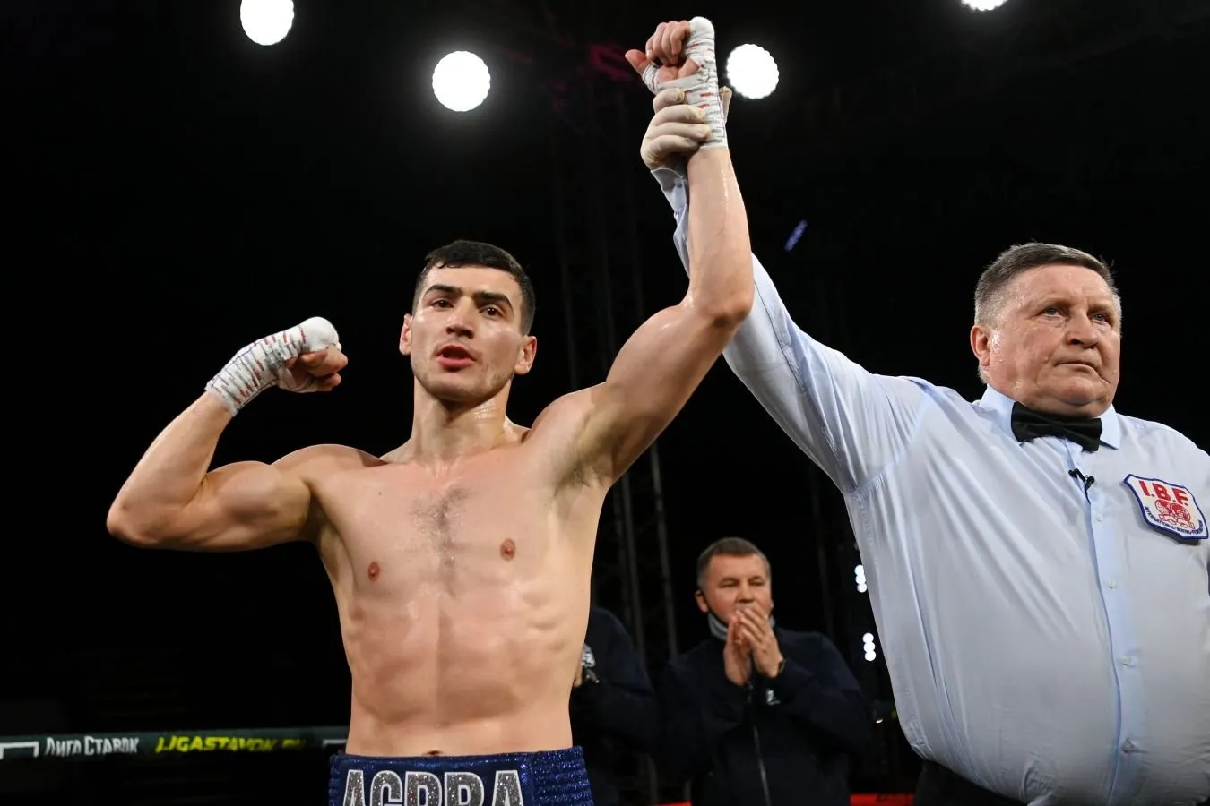 Agrba va Abdullayev vaqtinchalik WBA jahon chempioni unvoni uchun kurash olib boradilar