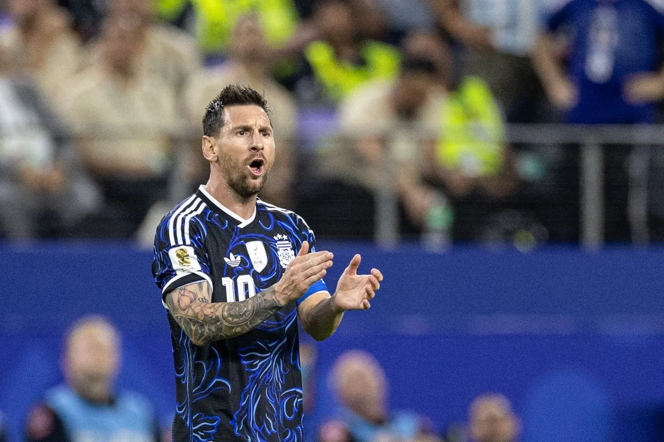 Goal jahon chempionati finalidan so'ng "Oltin to'p" uchun eng yaxshi 20 ta da'vogarni yangiladi, Messi esa eng yaxshi 3 talikka kirdi