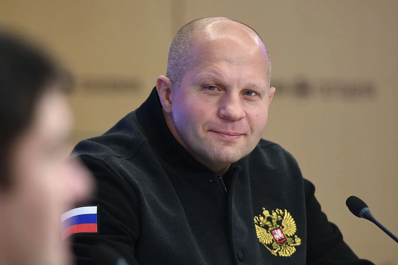 "Unga juda ko'p pul taklif qilishdi." Dana Uayt Emelianenko va Lesnar o'rtasidagi jangning buzilishi haqida gapirdi