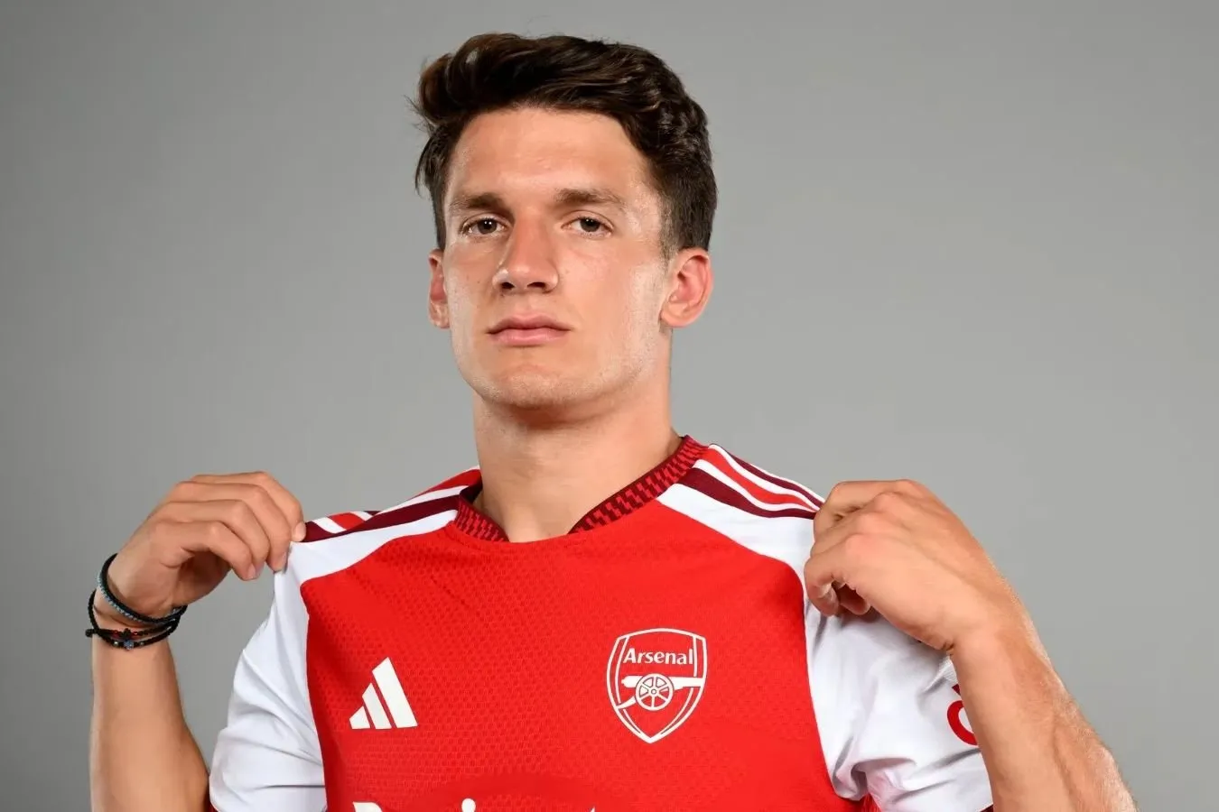Masih Dzolis "Arsenal"ga o'tish hissiyotlari bilan o'rtoqlashdi