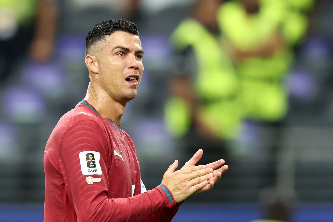 Ronalduning singlisining eri tergovda gumonlanuvchiga aylandi. Ishda xo'roz janglari paydo bo'ladi