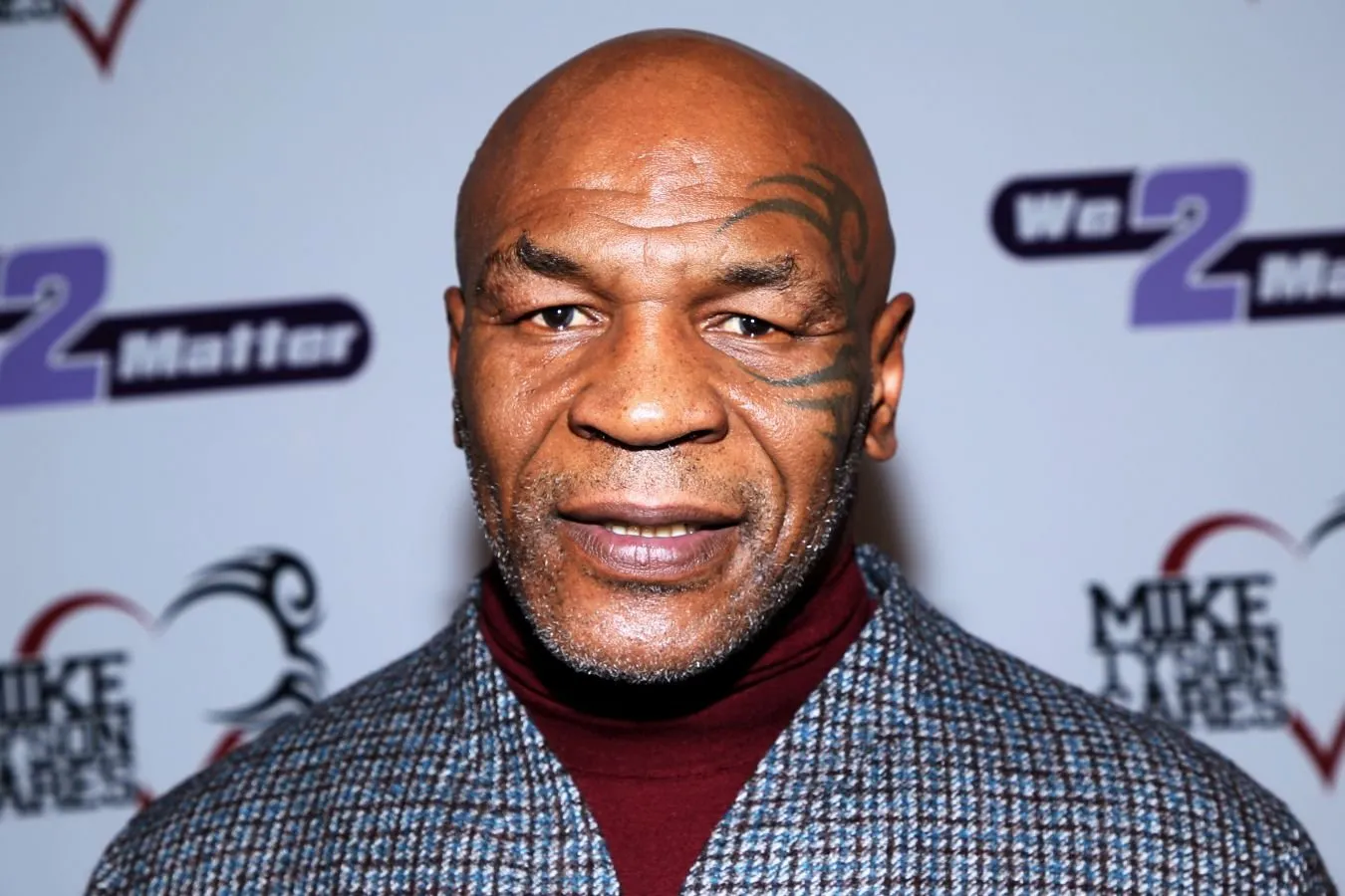 Mayk Tayson Maradona va Messi o'rtasida tanlov qilib, eng buyuk futbolchini nomladi