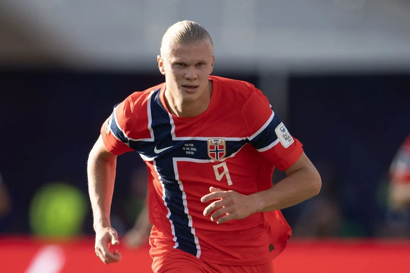 Erling Xoland Janluiji Donnarummaning to'yida Viking eshkak eshish fleshmobini o'tkazdi