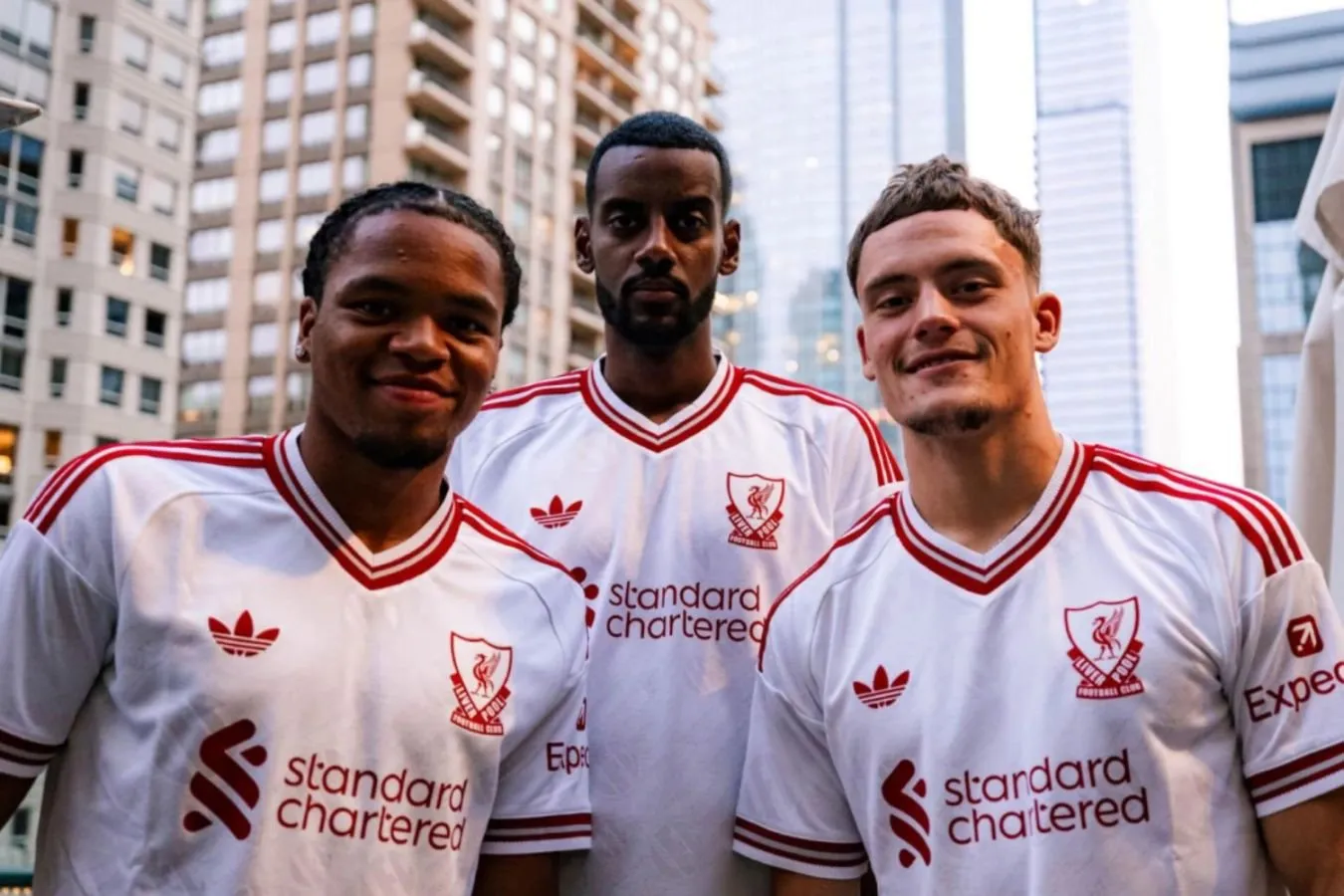 "Liverpul" 2026/2027 yilgi mavsum uchun mehmon formasini taqdim etdi