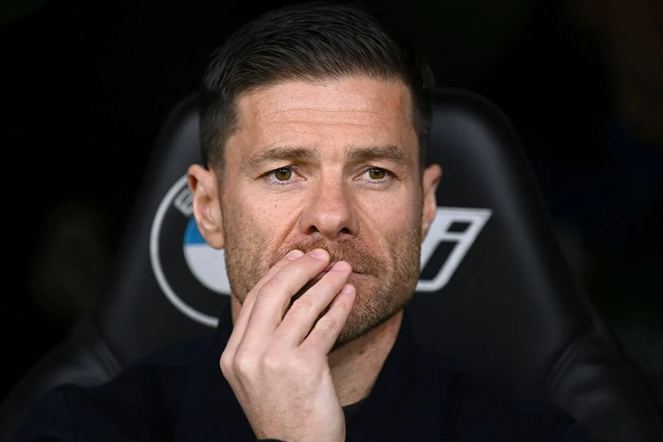 Xabi Alonso "Chelsi" da 4-5 ta Markaziy himoyachini ko'rishni xohlaydi, hozir ularning 10 tasi-Sky Sports