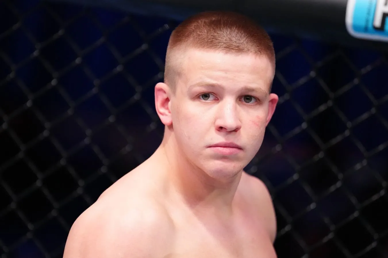 Rossiyalik Mark Vologdin UFCdagi ikkinchi jangidan oldin o'z vaznidan muvaffaqiyatli o'tdi